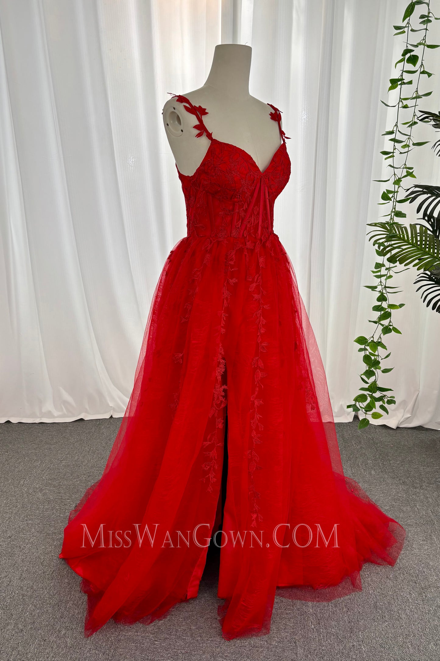 Red tulle appliqued spaghetti strap prom dresses a line sweep train high split evening dresses LF874