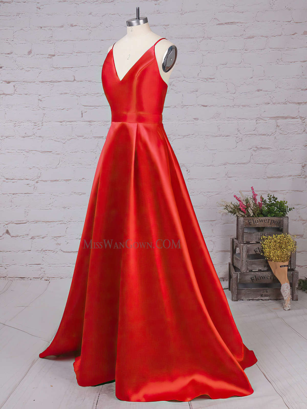 Sexy deep v neck spaghetti strap satin prom dresses sweep train evening dresses LF853