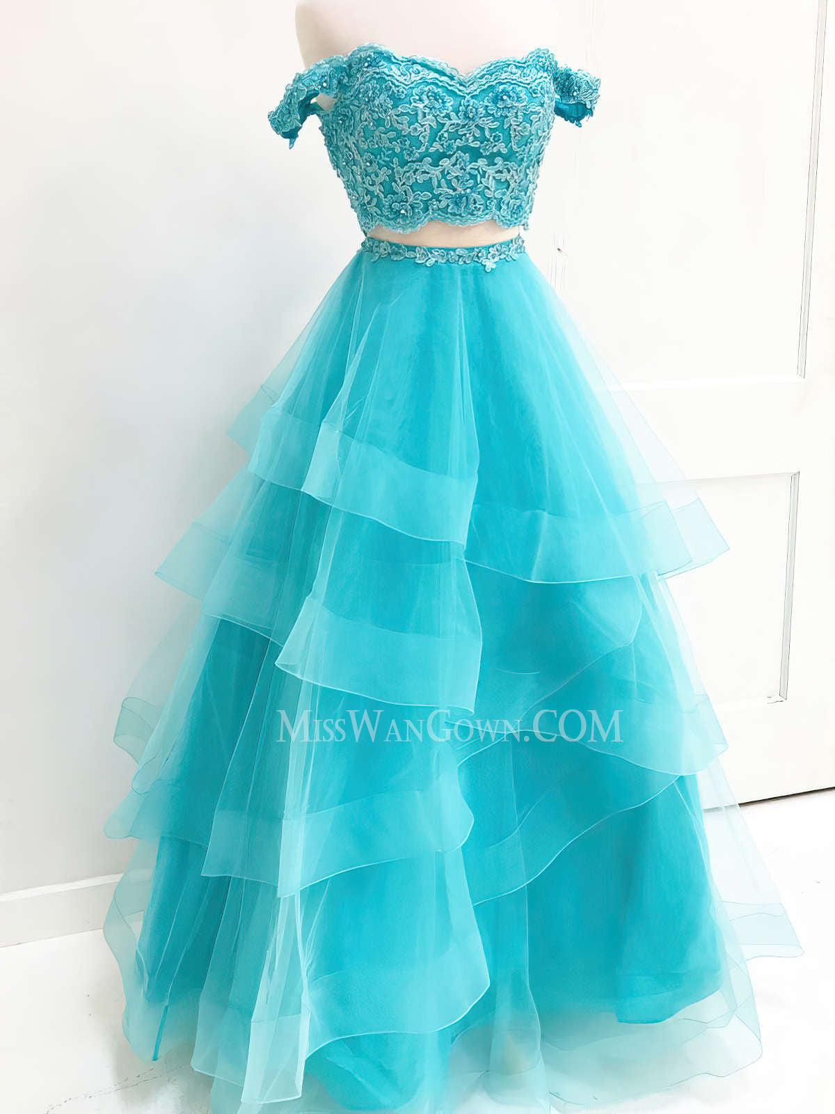 Off shoulder two pieces appliqued prom dresses customized floor length ball gowns LF828